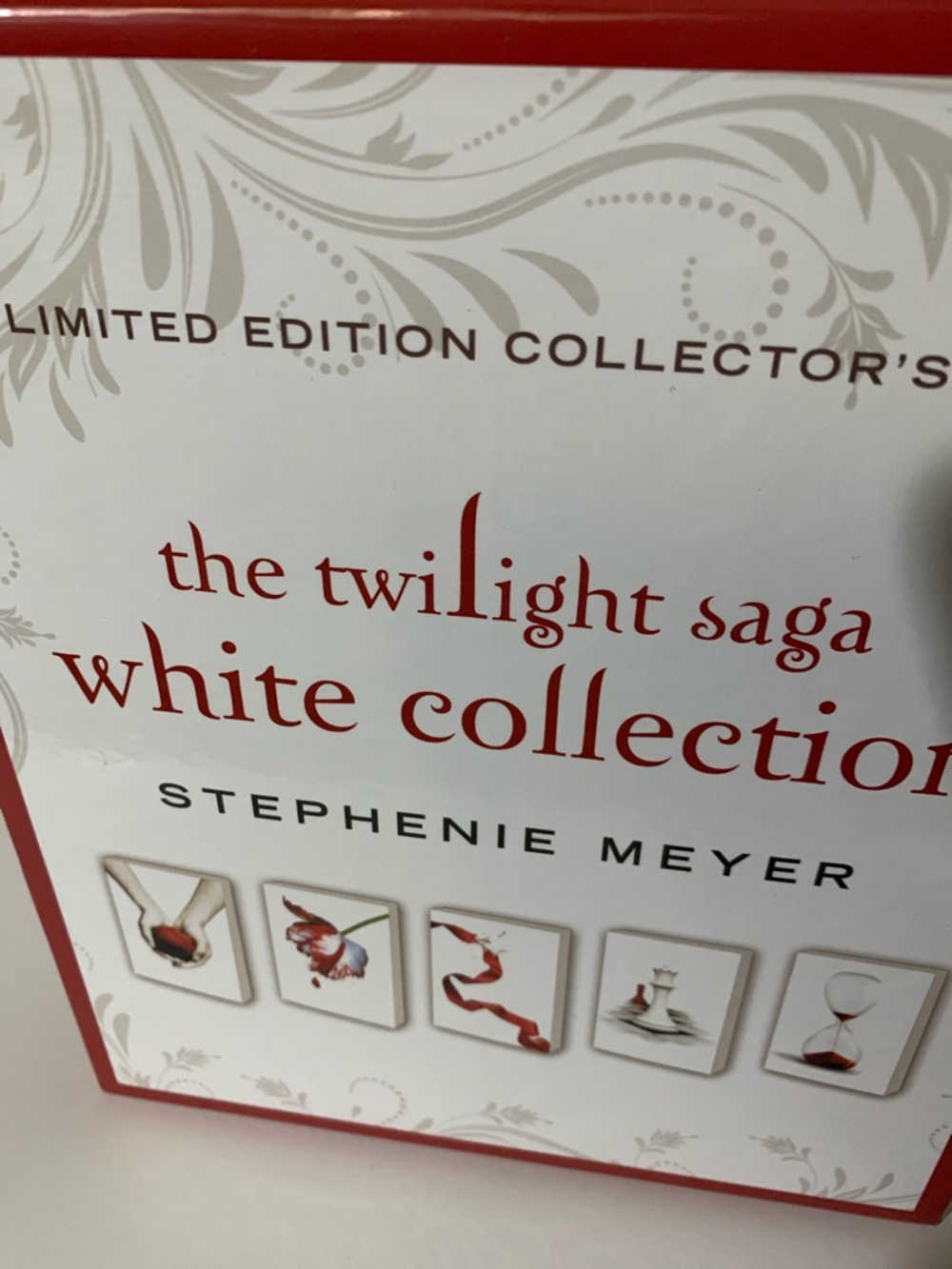 The Twilight Saga White Collection Box Set - White & Red